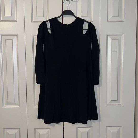 Black Shoulder Cut Out Long Sleeve Dress - Picture 3 of 3
